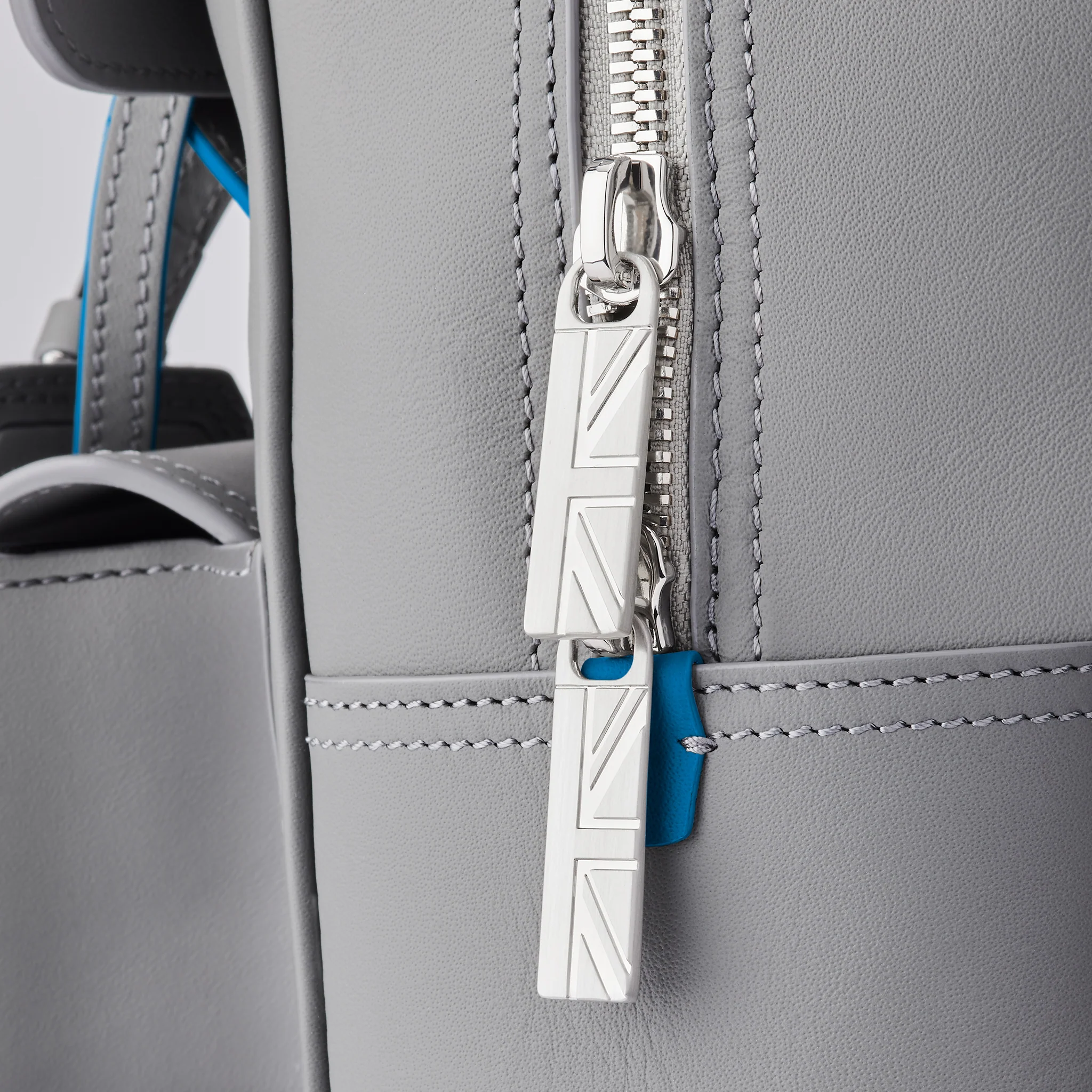 Bentley Limited Edition Luggage Set - Image 15